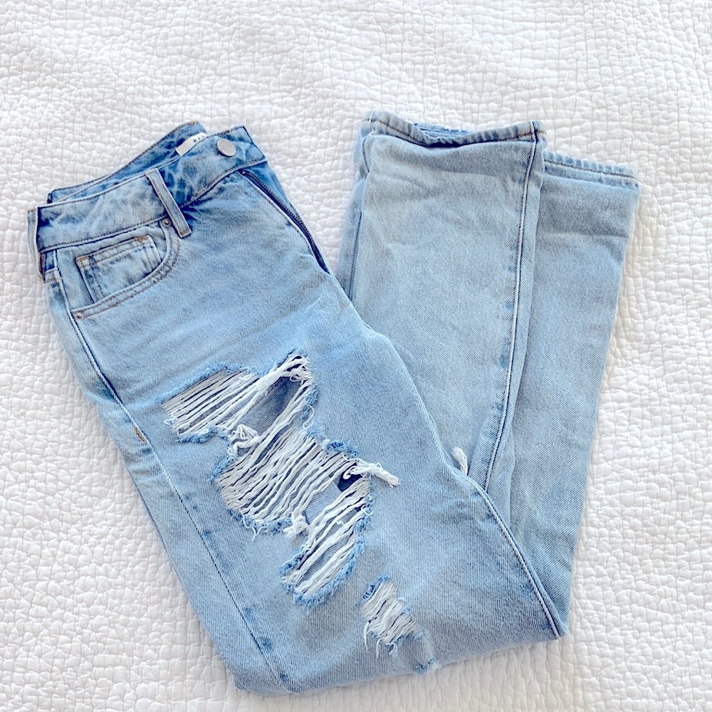 PacSun Ripped Mom Jeans Size 25